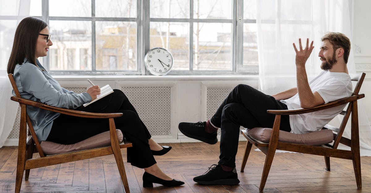 Who earns more, a web designer or a web developer?